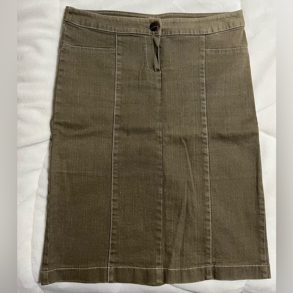 Forever 21 knee-length high waisted skirt